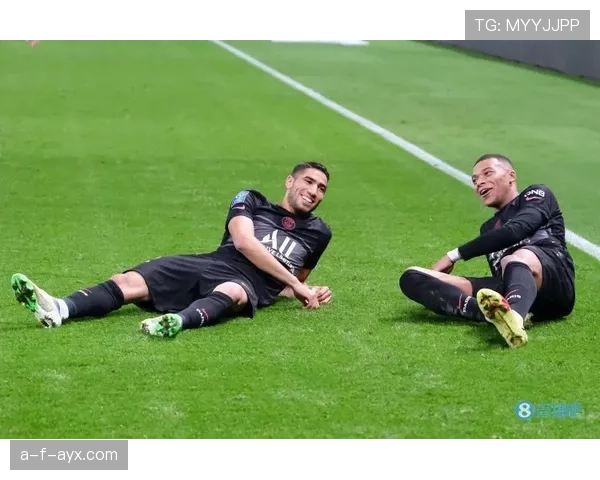 维拉蒂场下平凡瞬间引热议，生活点滴展现真实人性