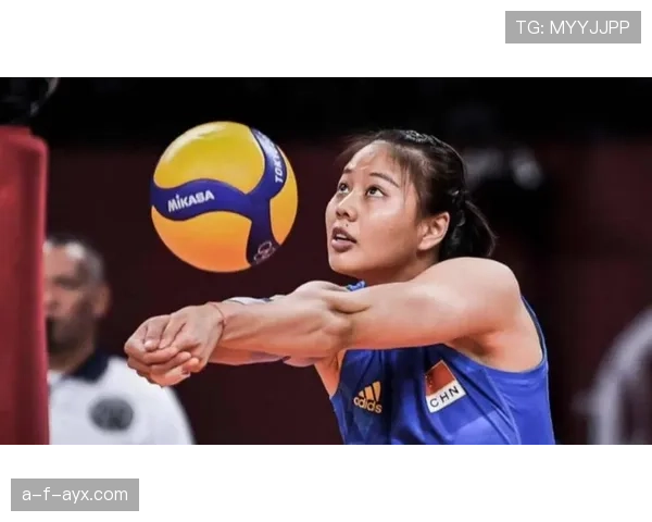 龚翔宇训练完顺手拎走一袋蛋白粉，那分量够我吃一个月