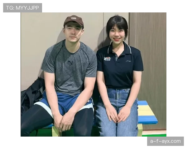 赵继伟拎着菜篮出现在豪宅门口，这画面我刷了三遍